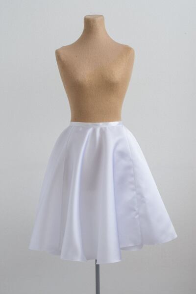 3/4 circle skirt in stiff fabric