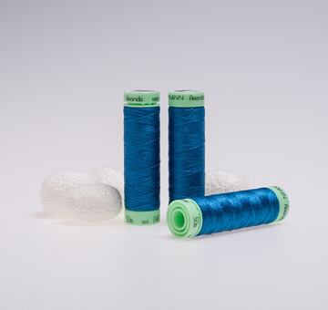 Silk thread, 50m, blue