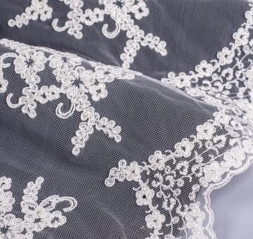 Corded lace Primrose, ivory white