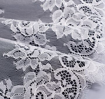 Chantilly lace Matylda, ivory white