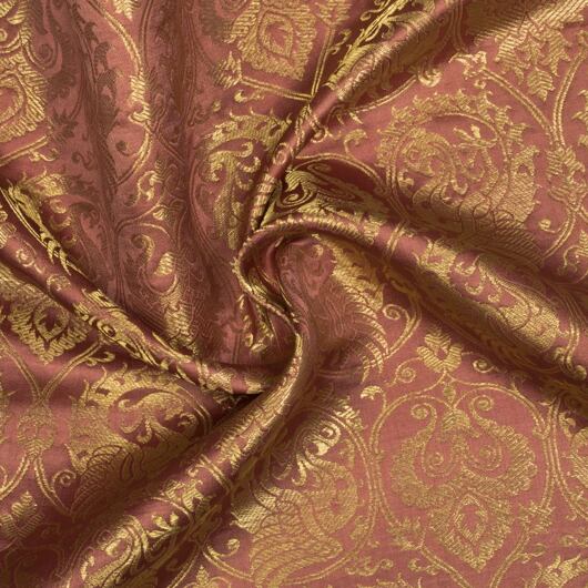 Gold brocade fabric for medieval clothing from mulberry silk © Sartor Bohemia